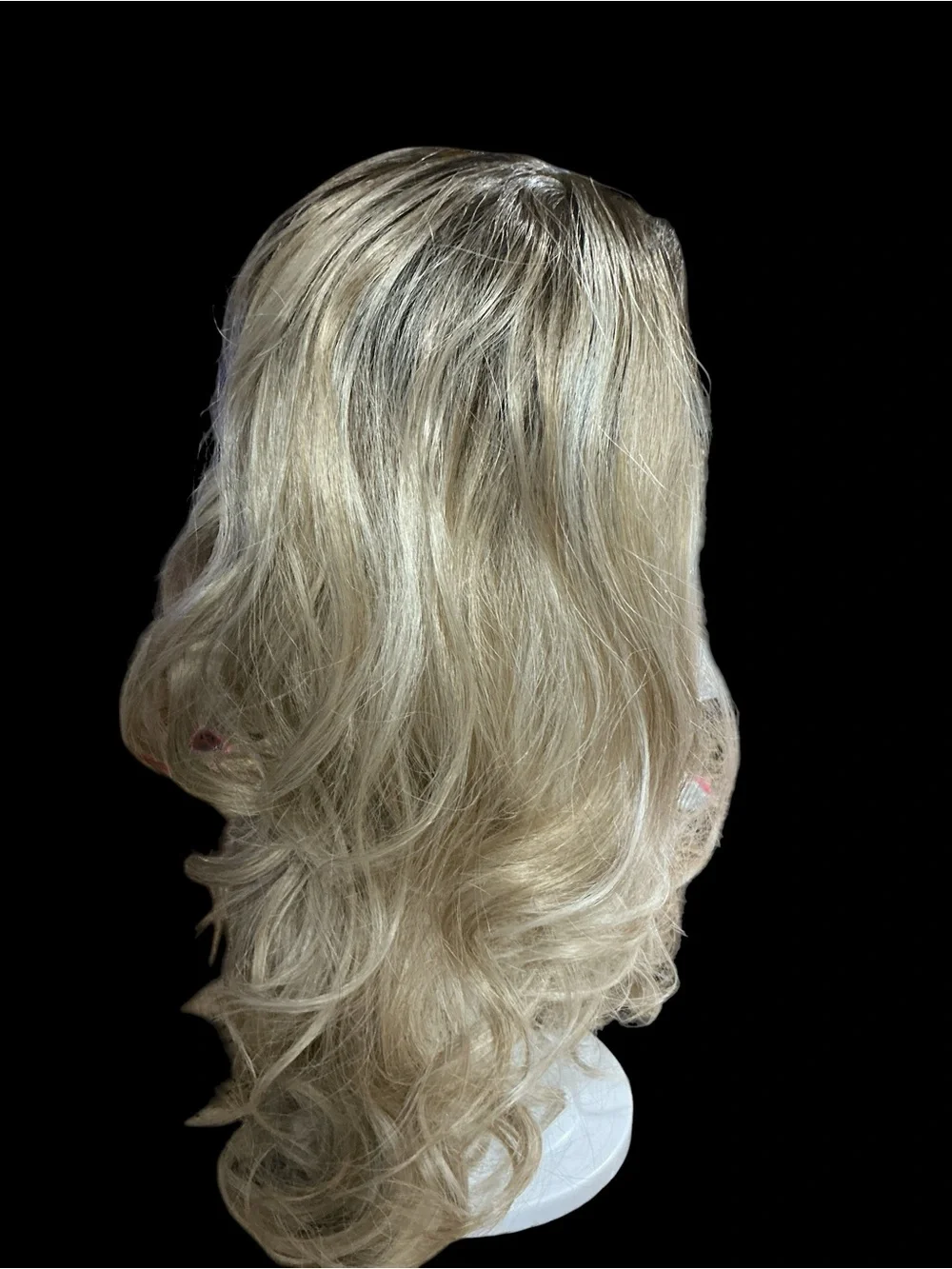 CSC Melanie. Blended Ash Blonde Long Wavy Womens Wig
